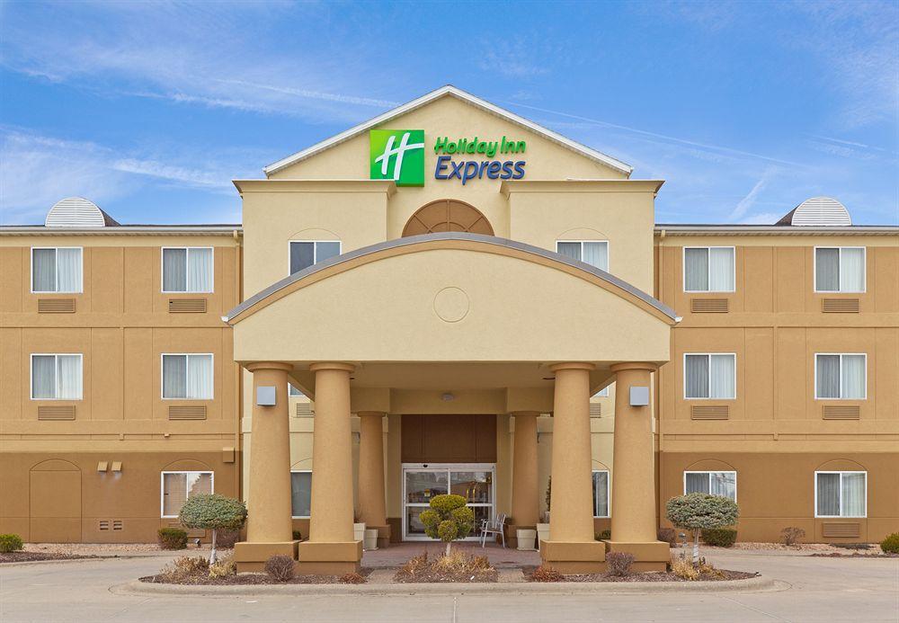 Holiday Inn Express Hotel & Suites Burlington By Ihg Exteriör bild