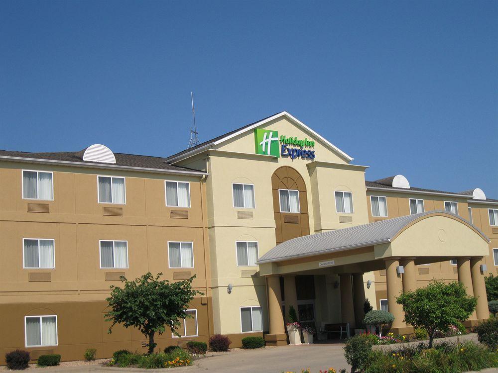 Holiday Inn Express Hotel & Suites Burlington By Ihg Exteriör bild
