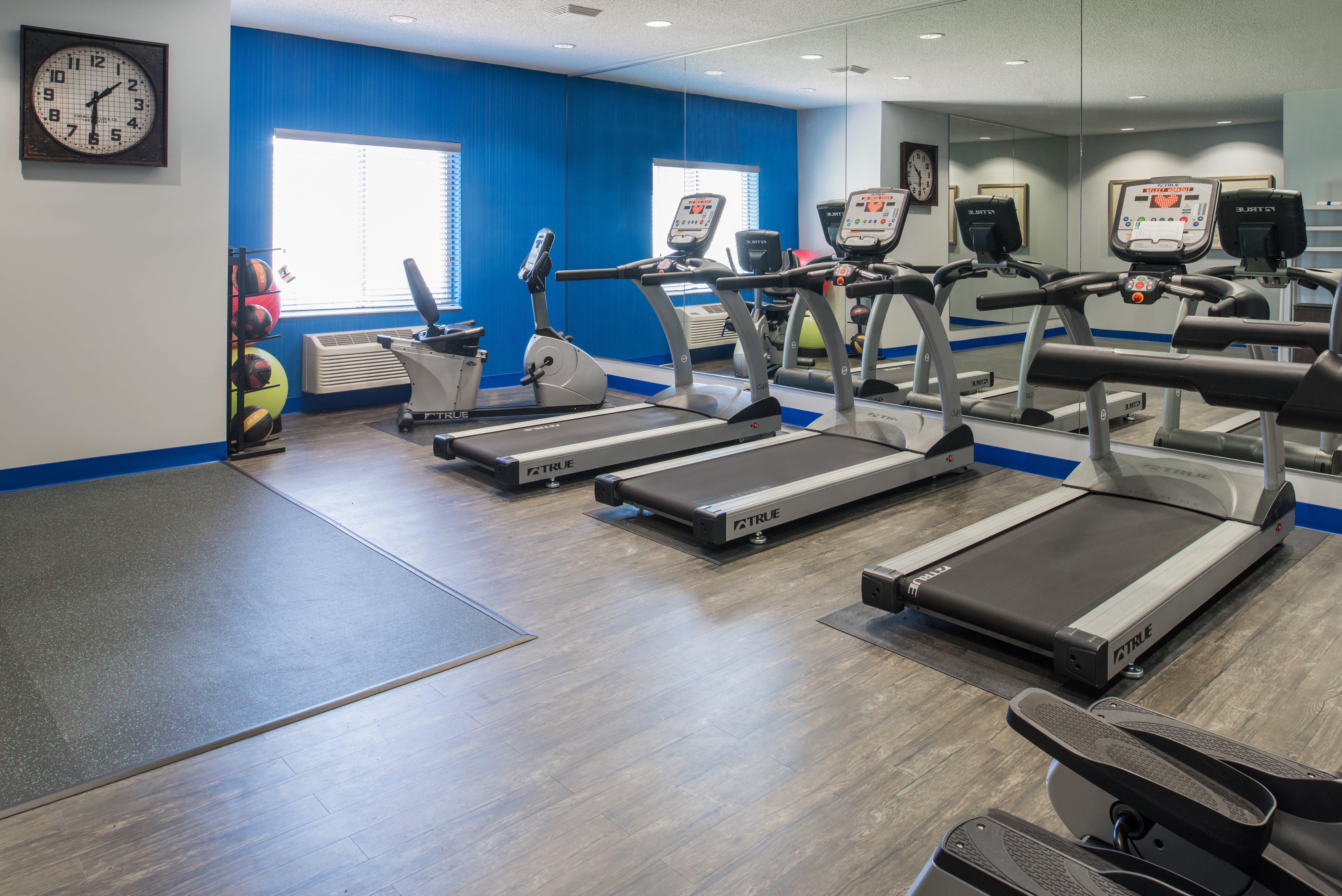 Holiday Inn Express Hotel & Suites Burlington By Ihg Exteriör bild