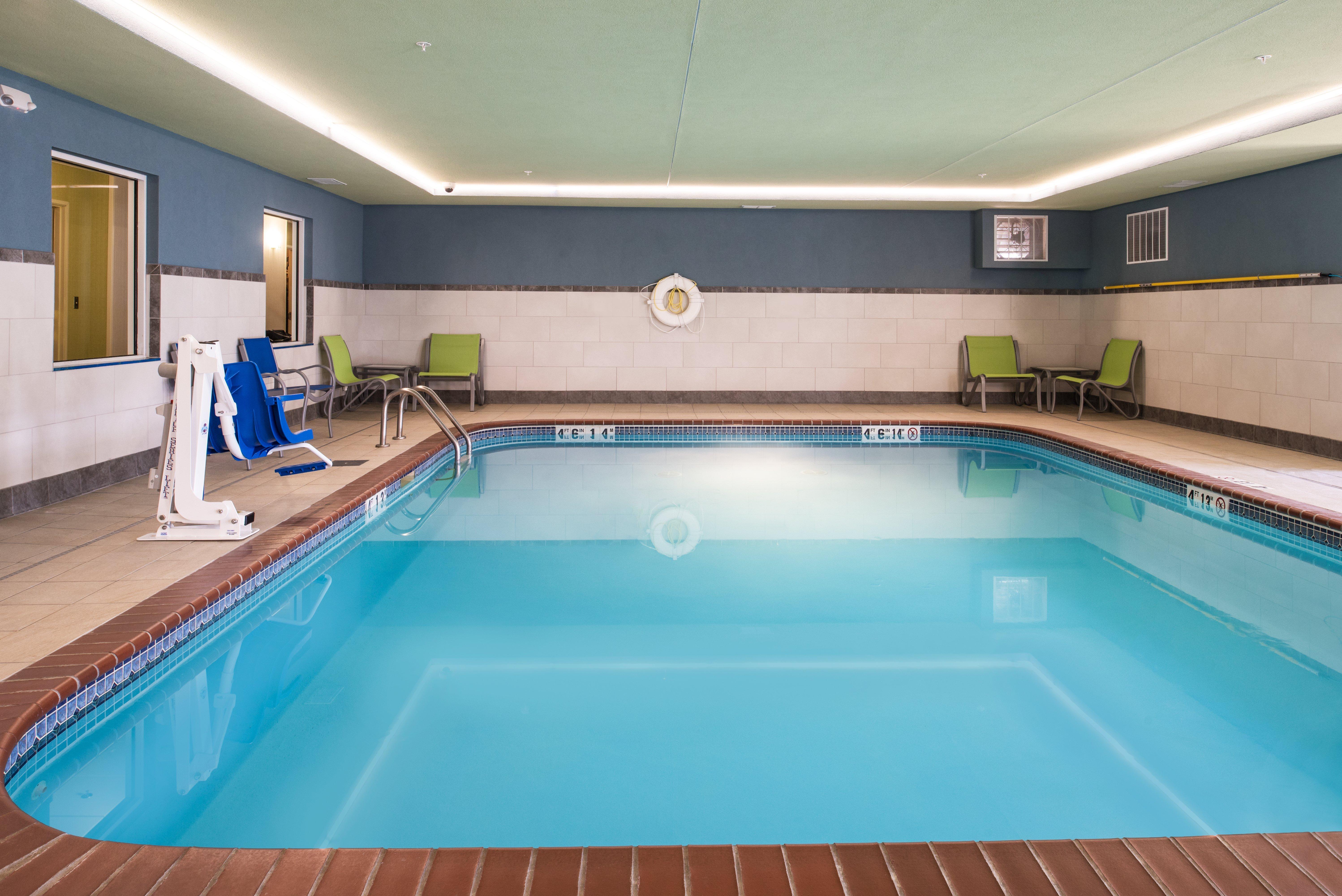 Holiday Inn Express Hotel & Suites Burlington By Ihg Exteriör bild