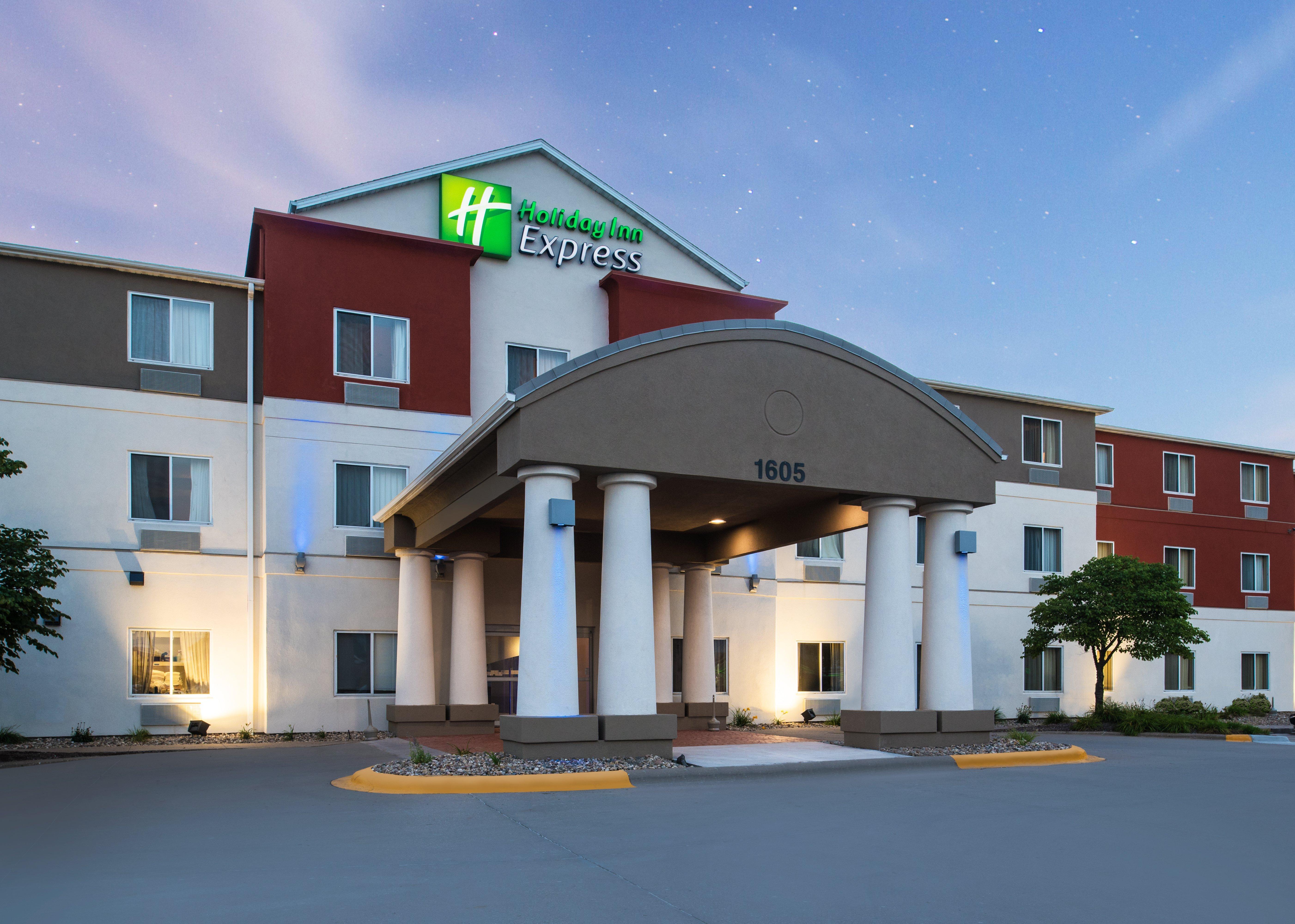 Holiday Inn Express Hotel & Suites Burlington By Ihg Exteriör bild