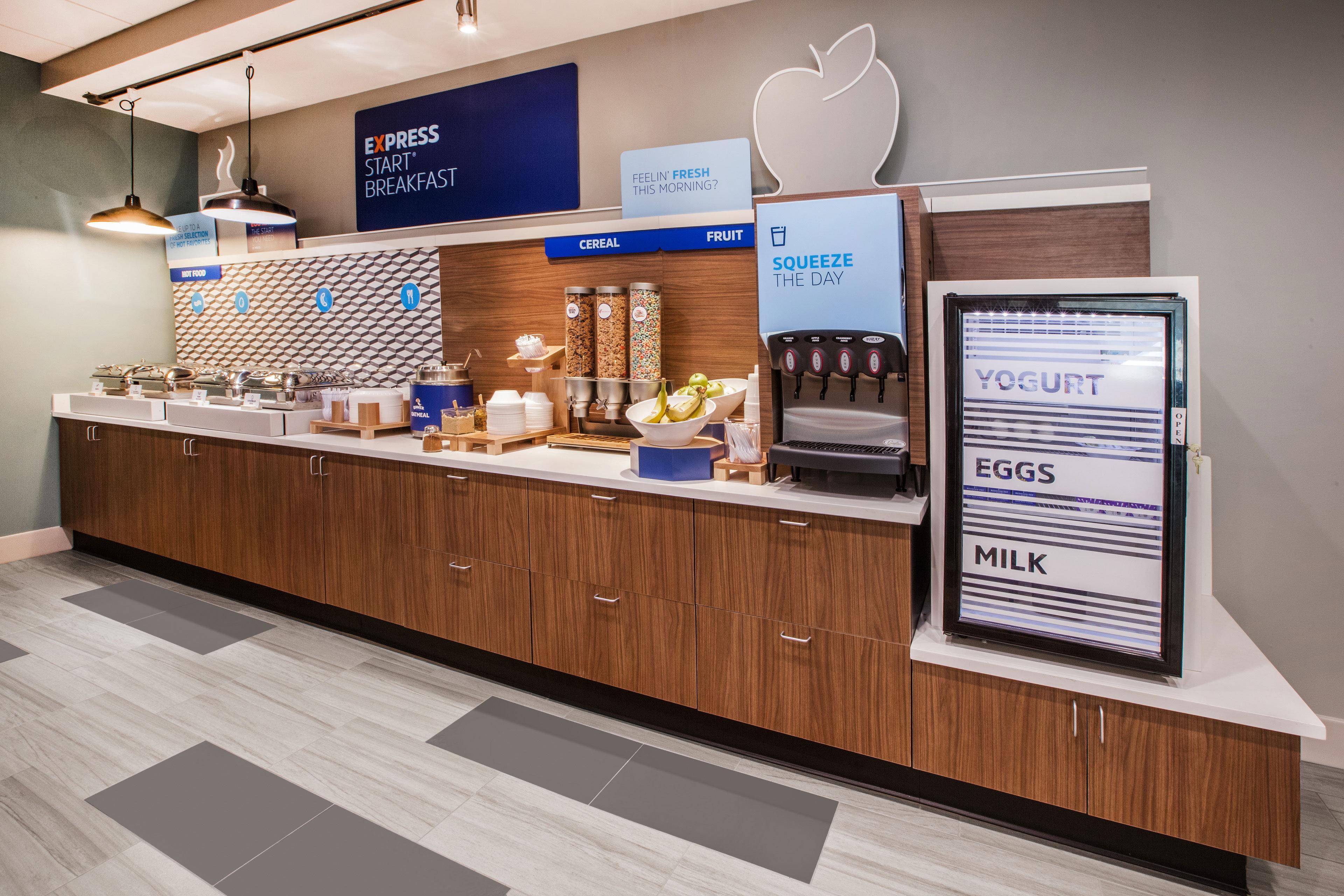 Holiday Inn Express Hotel & Suites Burlington By Ihg Exteriör bild