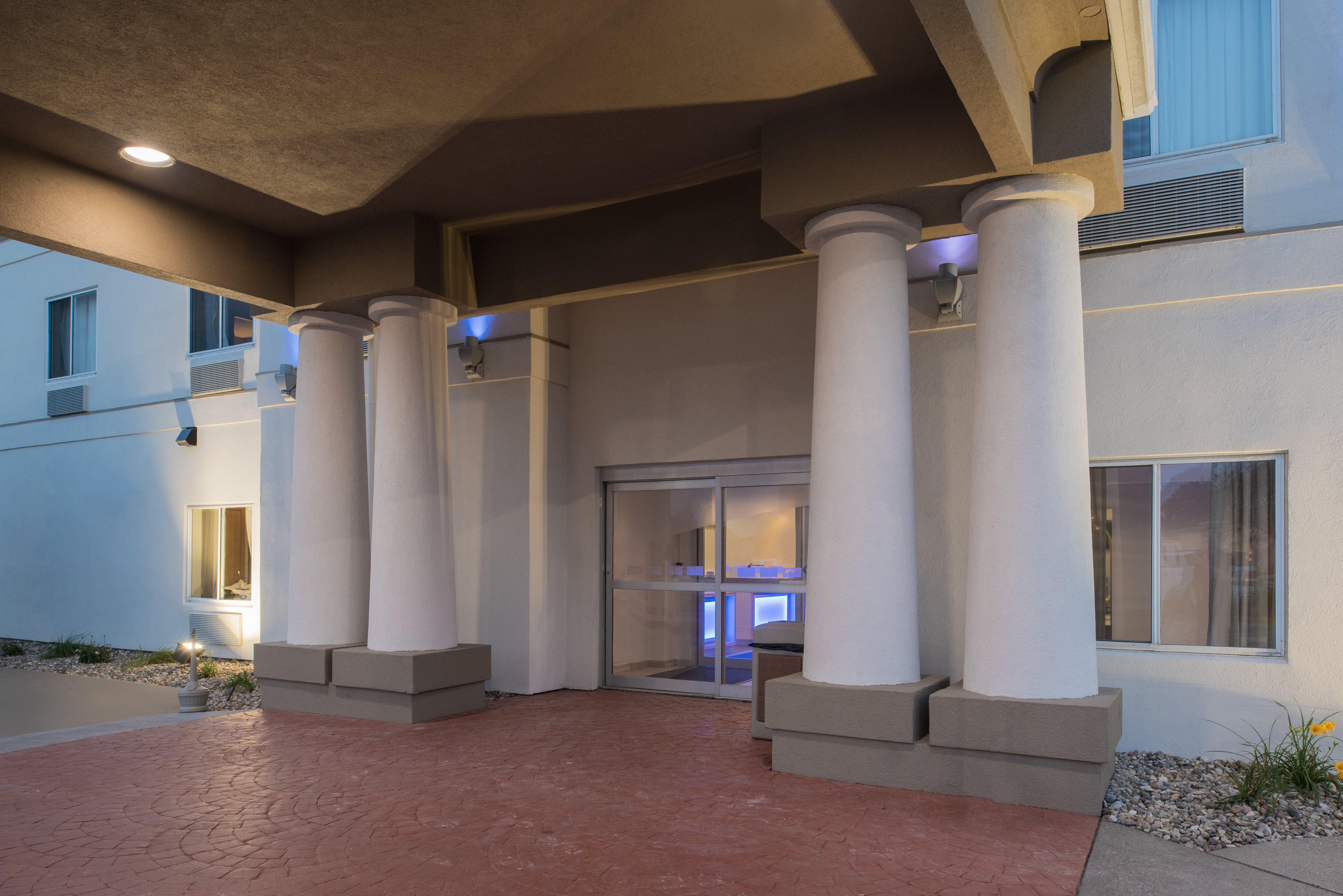 Holiday Inn Express Hotel & Suites Burlington By Ihg Exteriör bild