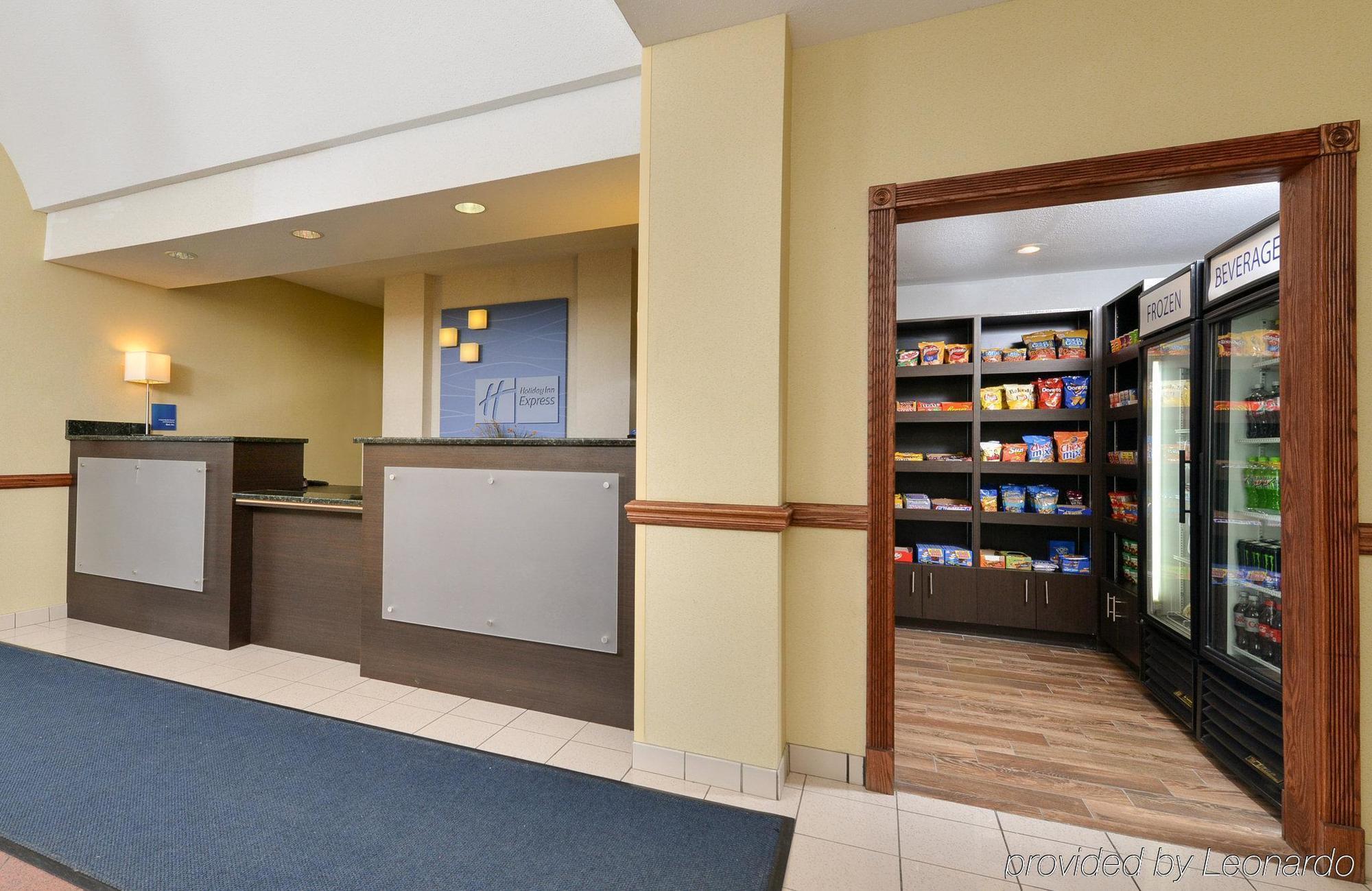 Holiday Inn Express Hotel & Suites Burlington By Ihg Exteriör bild