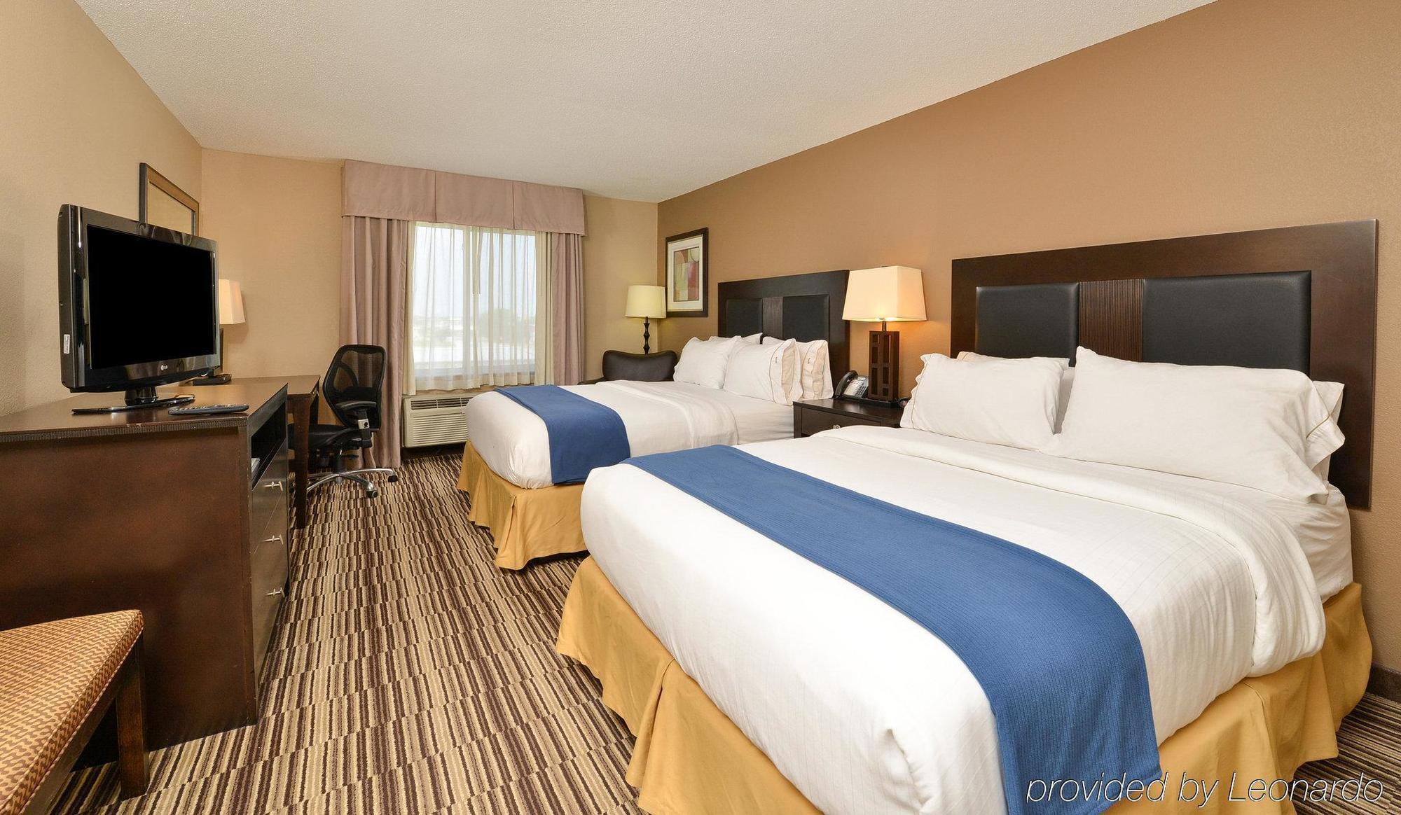 Holiday Inn Express Hotel & Suites Burlington By Ihg Exteriör bild